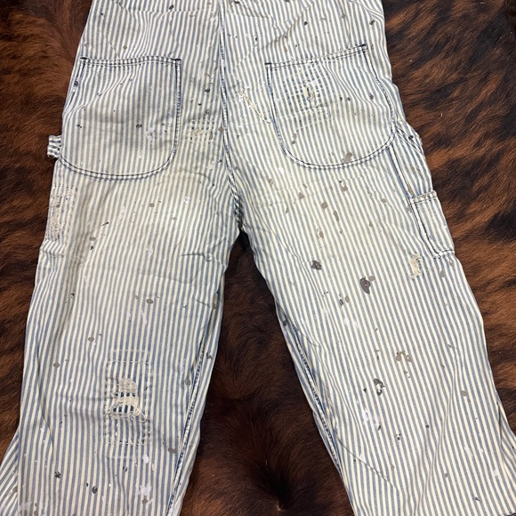 Magnolia Pearl splash paint overalls - Picture 4 of 4